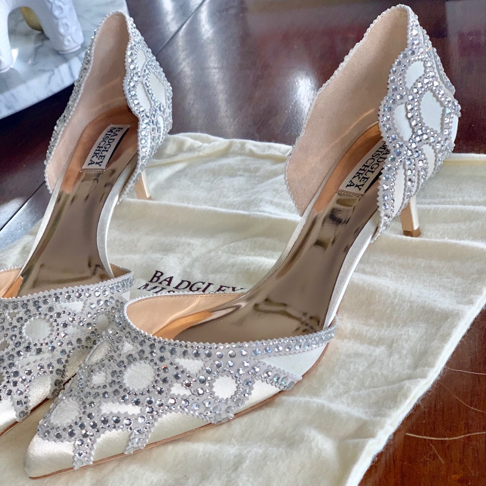 Badgley Mischka Ginny d'Orsay kitten heel pumps